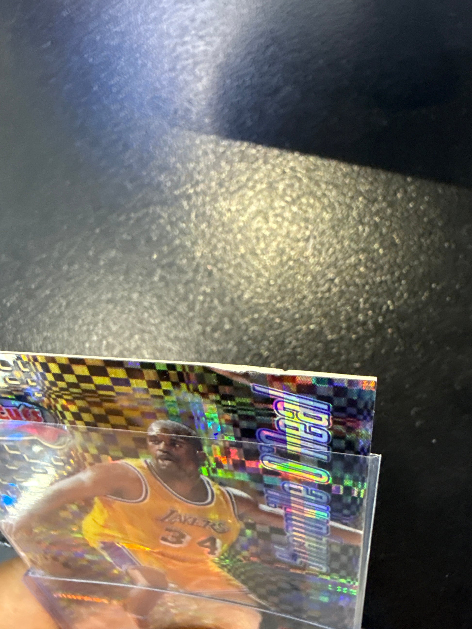 Shaquille O'Neal 1998 Bowman's Best Best Cuts Atomic Refractor (Top Edge slight DMG)